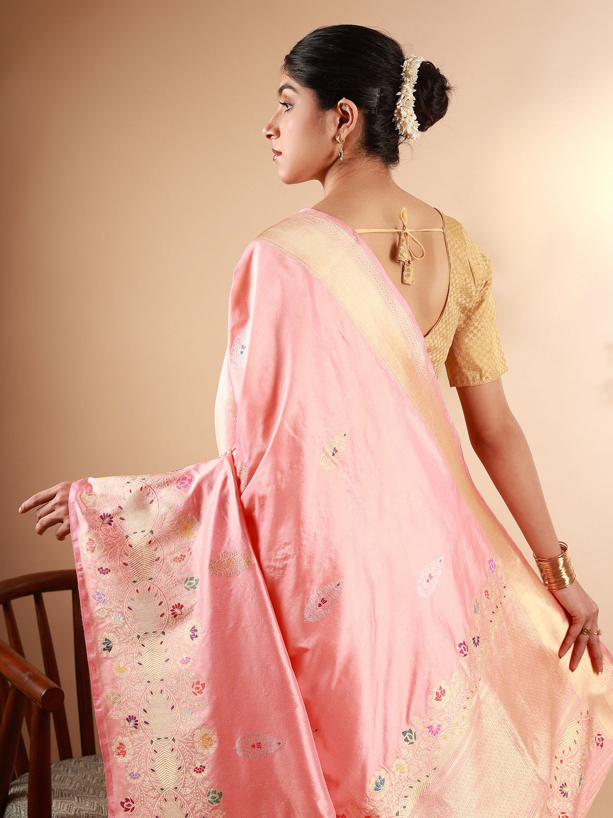 Meenakari Noor